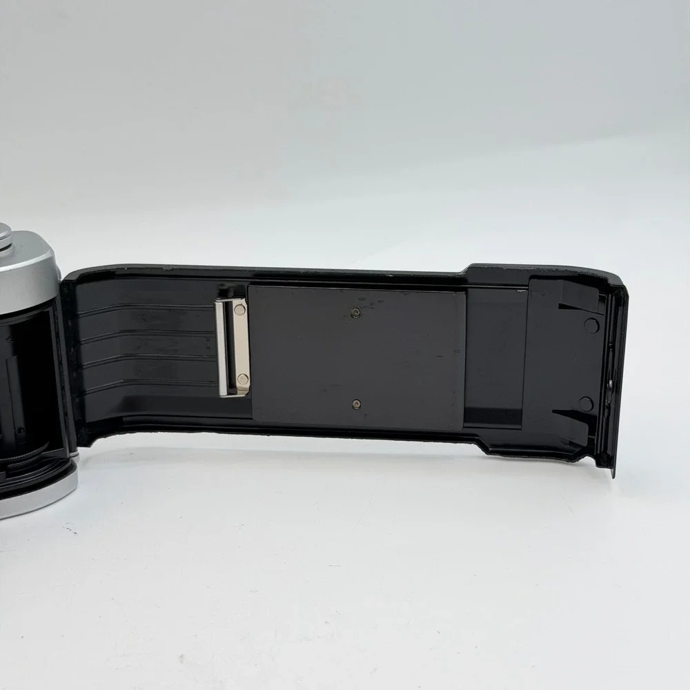 Canon AV-1 35mm SLR Film Camera Body Silver Black Japan 659723 TESTED